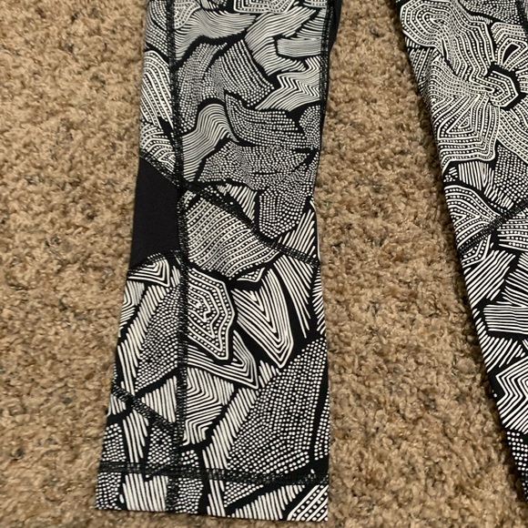 Lululemon Pace Rival Crop (Full-On Luxtreme) - Picture 6 of 8